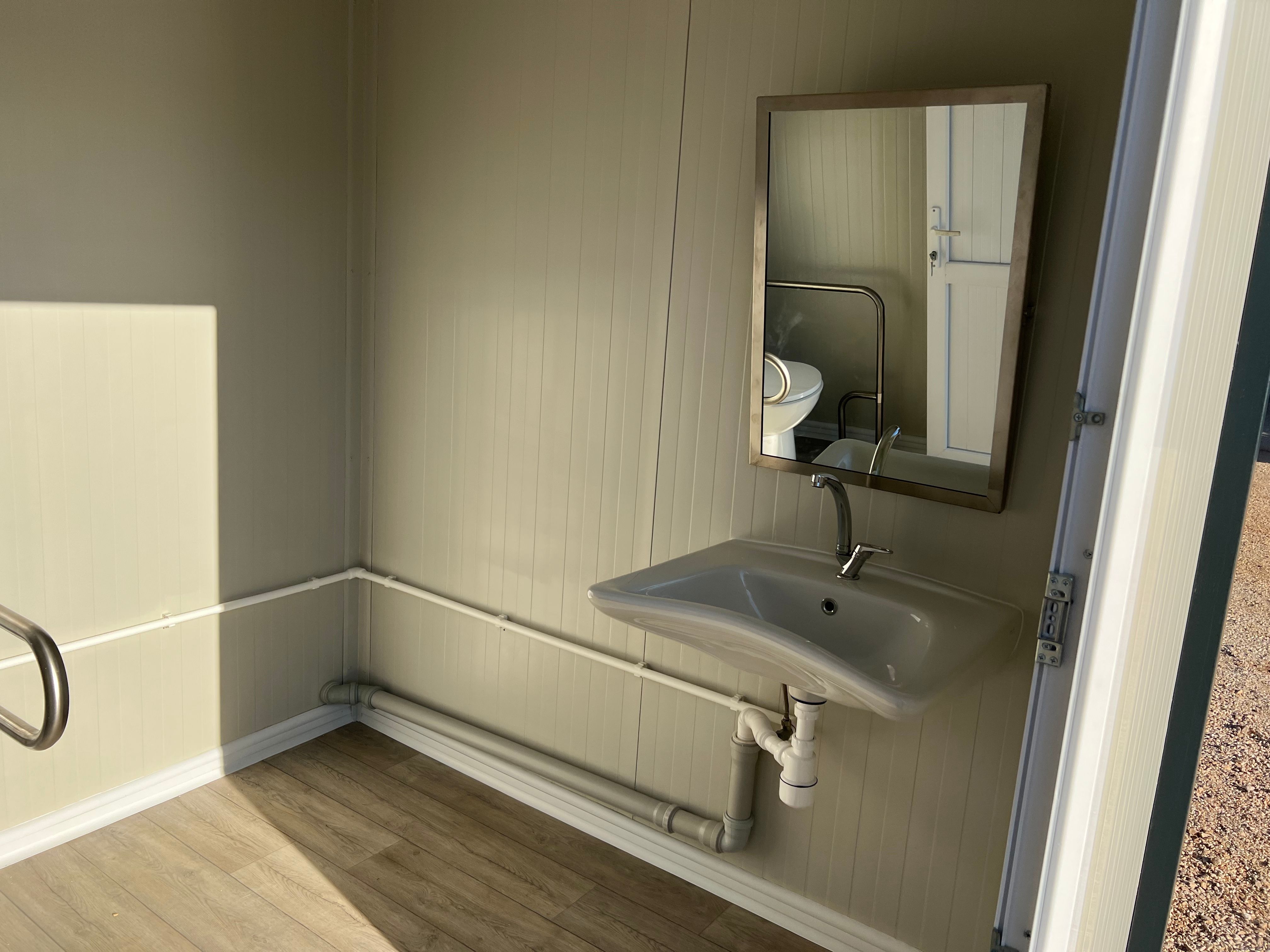 WC ACCESS Bild 15
